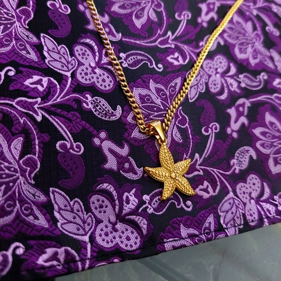 18K Gold Plated Starfish Pendant with 18K Gold Plated Miami Cuban Link - Picture 1 of 4